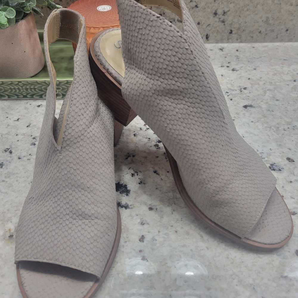 Sole Society Textured Ankle Booties